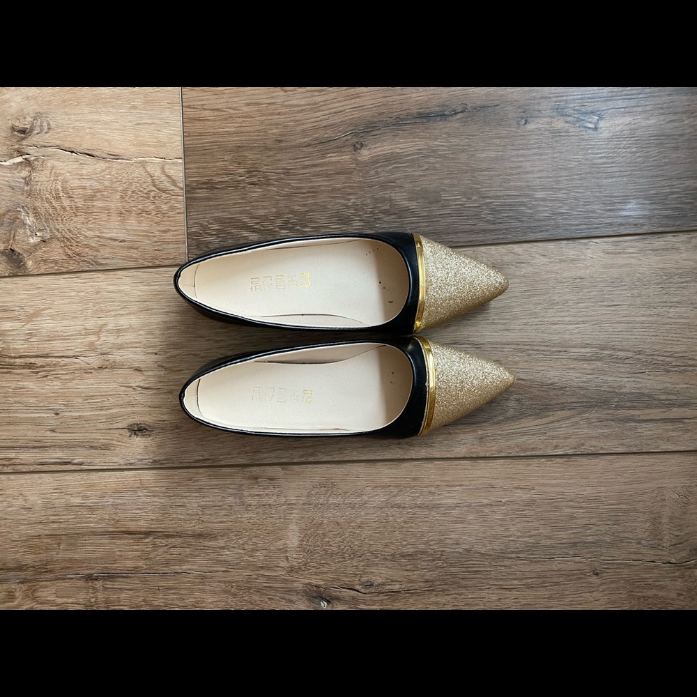 Color-block pointy flats